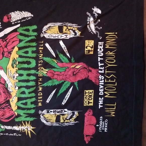 Critical Hit stoner t-shirt - Picture 3 of 4